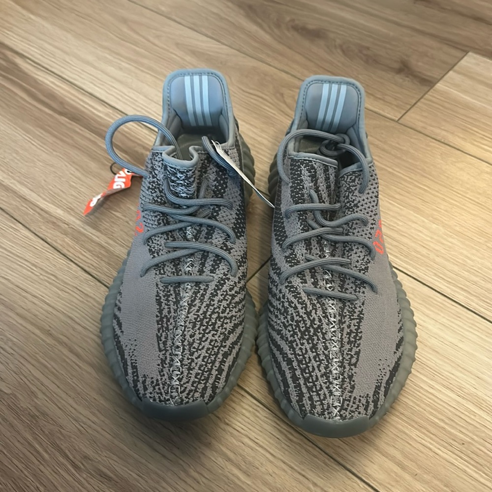 Yeezy Boost 350 V2 Beluga Men’s 11.5 US Never Worn